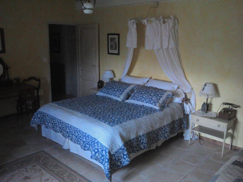 Au Bon Gre D'Hugoline Bed & Breakfast Blanzac  Room photo